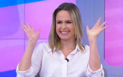 Ana Paula Renault em sua estreia no Triturando, do SBT, em 15 de maio de 2020