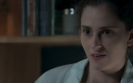 Carol Duarte em A Força do Querer; amizade com transgênero será crucial para Ivana - Reprodução/TV Globo