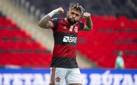 Gabigol comemora gol do Flamengo em jogo do Campeonato Brasileiro