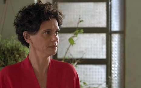 A atriz Malu Galli em cena como Lídia em Amor de Mãe