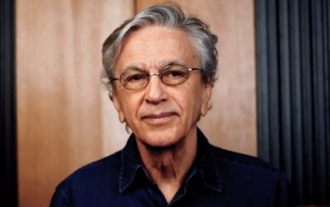 O cantor Caetano Veloso em vídeo publicado no Instagram