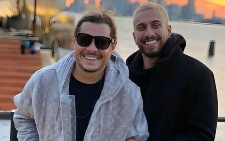 Marcus Majella e Guilherme Porto estão lado a lado, sorridentes