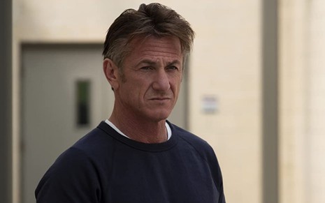 Sean Penn em cena da série The First