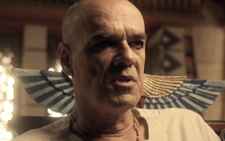 Gustavo Ottoni como Siamun na novela Reis
