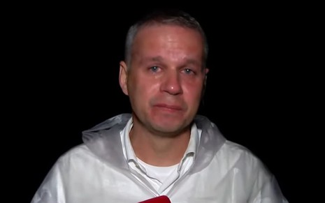 Leandro Magalhães com os olhos marejados na CNN Brasil