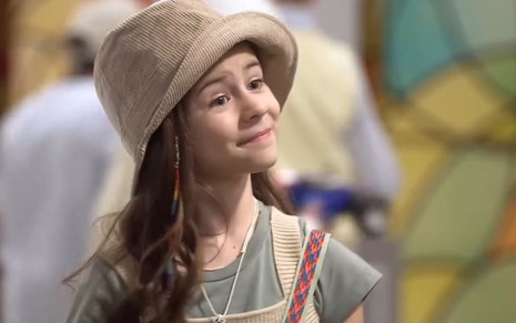 A atriz Mel Summers caracterizada como Anna em cena de A Caverna Encantada