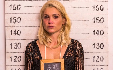 Flávia Alessandra como Sandra no final de Êta Mundo Bom!, novela de 2016