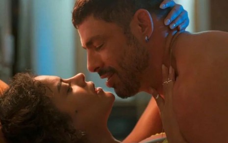 Bella Campos contracena com Cauã Reymond no remake de Vale Tudo, da Globo