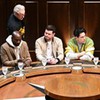 Participantes de The Traitors reunidos na mesa-redonda
