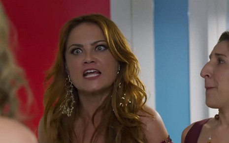 Leonora (Ellen Rocche) em cena, exibida em 19 de agosto, em que discutiu com Ana Paula - Reprodução/TV Globo