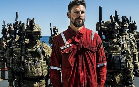 Imagem de Cauã Reymond caracterizado como Dante, da série Ilha de Ferro